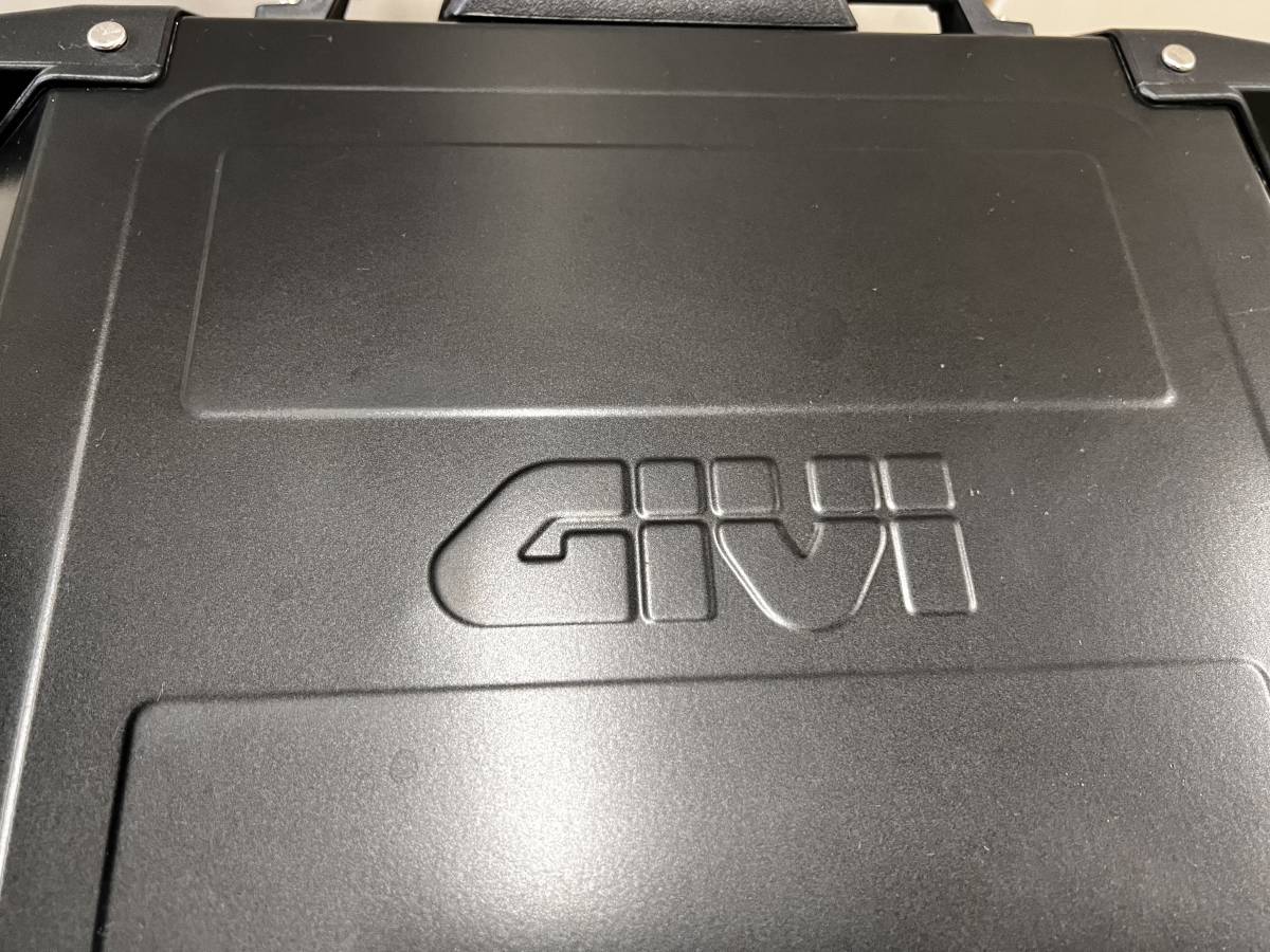 GIVI TREKKER OUTBACK OBKN42B アルミモノキーケース ブラック 中古の画像10