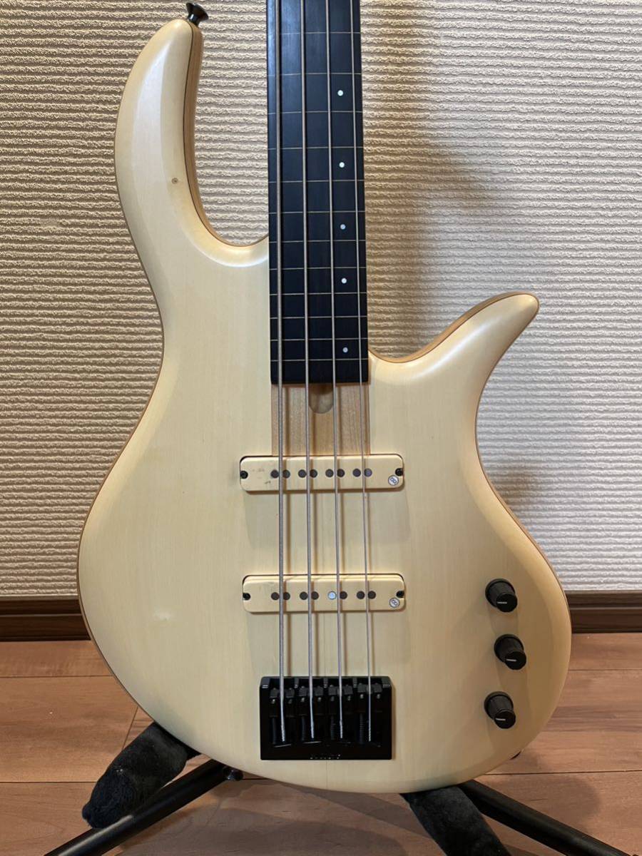 要メンテナンス箇所あり Elrick Gold Series E-Volution 4 NAT エレキベース フレットレス Fretless 軽量 3.2kg_画像3