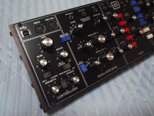 BEHRINGER ( ベリンガー ) Model D　アナログシンセサイザー 美品_画像3