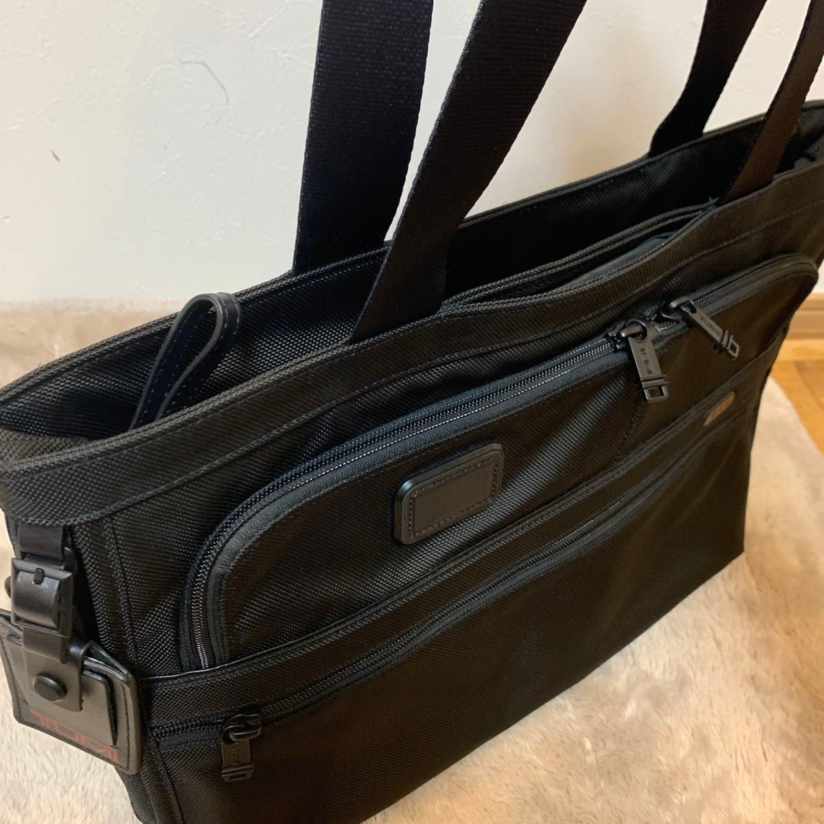 美品 TUMI トゥミ デイトートバッグ エクスパンダブル GEN 4 3 美品 TUMI トゥミ デイトートバッグ エクスパンダブル GEN 4 3