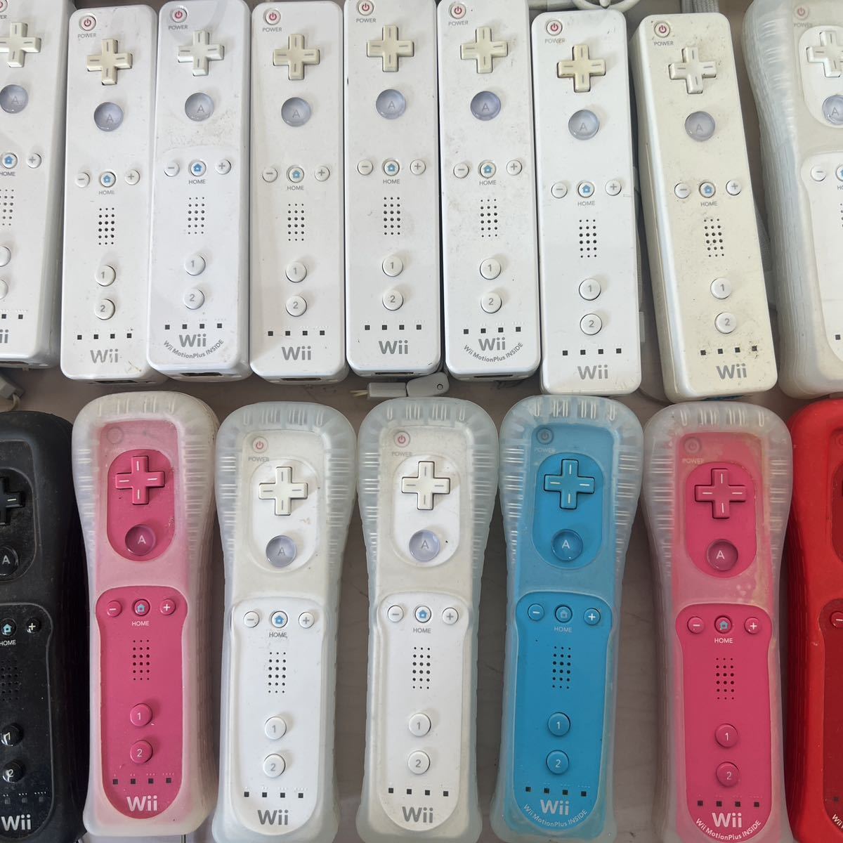 ■ C-5 Nintendo 任天堂 Wii Wiiリモコン ヌンチャク コントローラー ハンドル モーションプラス ゲーム周辺機器 大量まとめ 動作未確認_画像6