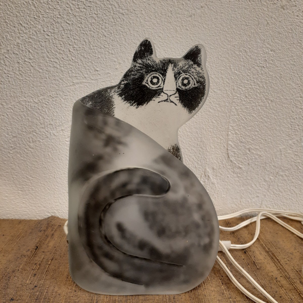 岩田ガラス IWATA ネコ 猫 ランプ 約H24cm×14 5cm×9cm|Yahoo 岩田ガラス IWATA ネコ 猫 ランプ 約H24cm×14 5cm×9cm|Yahoo