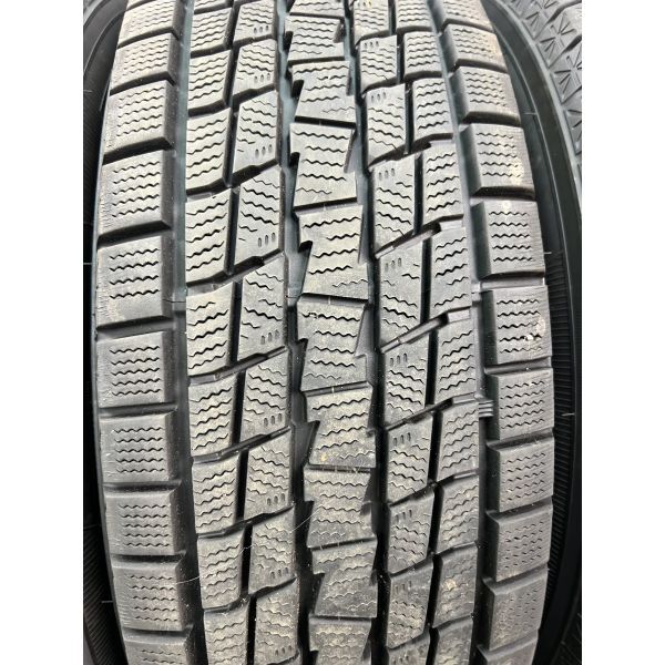 グッドイヤー ICE NAVI SUV 215/70R16 4本◇2020年製9~9.9分山スタッドレスタイヤ◇中古 特筆すべき損傷なし◇ハリアー アウトランダー等に_画像3