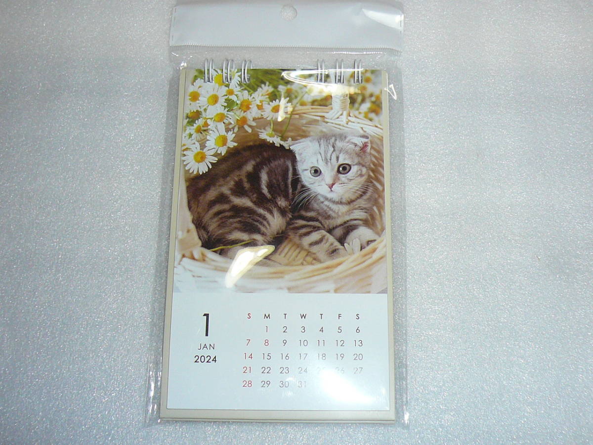 シナップスジャパン 2024年度 猫カレンダー 卓上タテ型 リングタイプ 未開封品_画像1