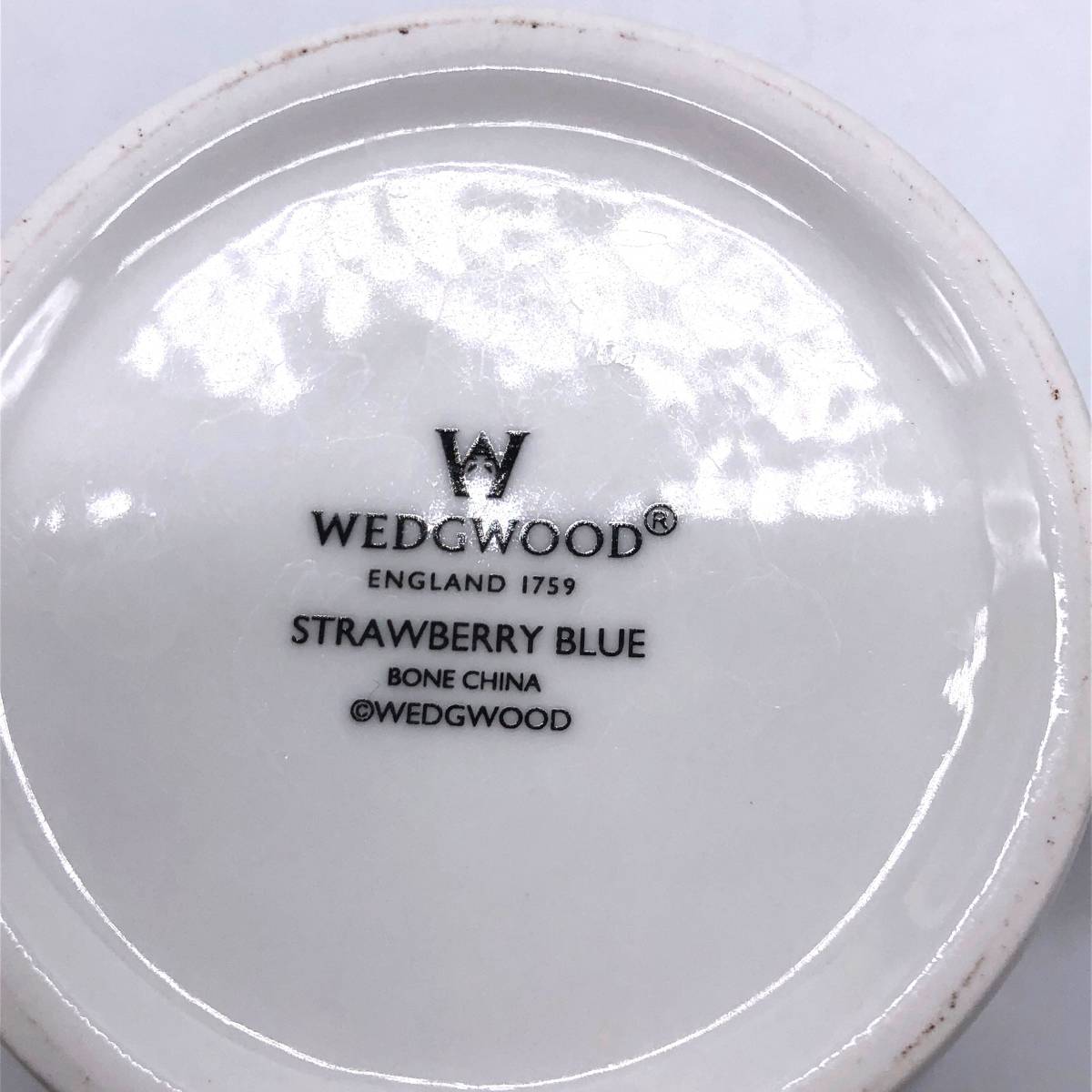 【中古品】WEDGWOOD ウェッジウッド STRAWBERRY BLUE ストロベリーブルー ティーカップ&ソーサー 箱付き（管12855）_画像7