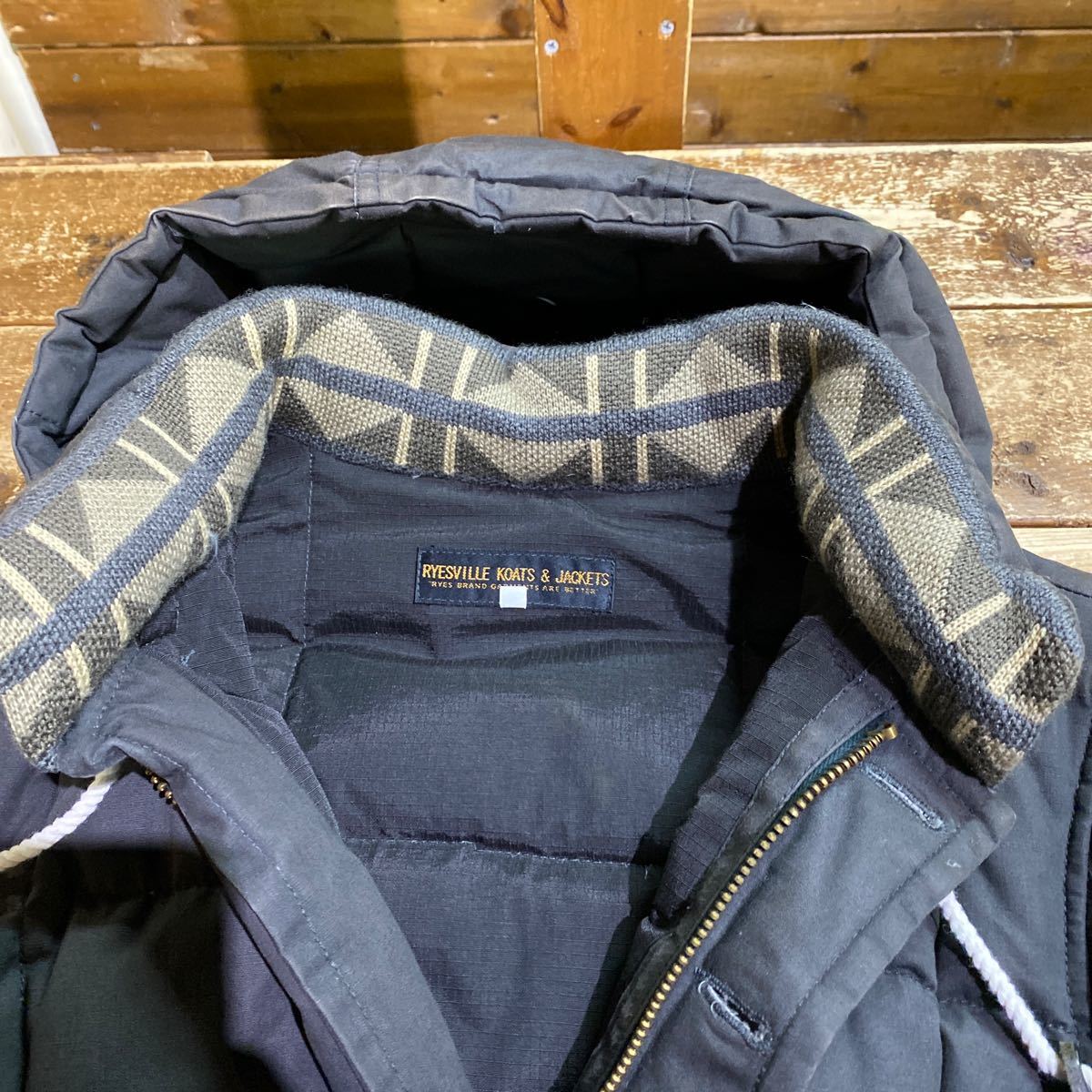 57 RYESVILLE KOATS & JACKETS пуховик серый 36 [20240203]
