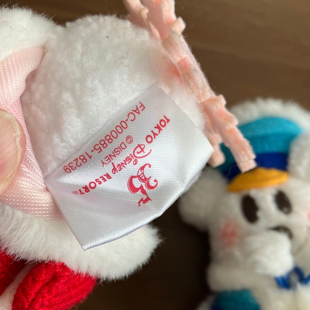 ミッキーマウス　ミニーマウスぬいぐるみバッジ雪だるま ディズニー TDR マスコット クリスマスぬいばスノースノー　ミッキーミニー