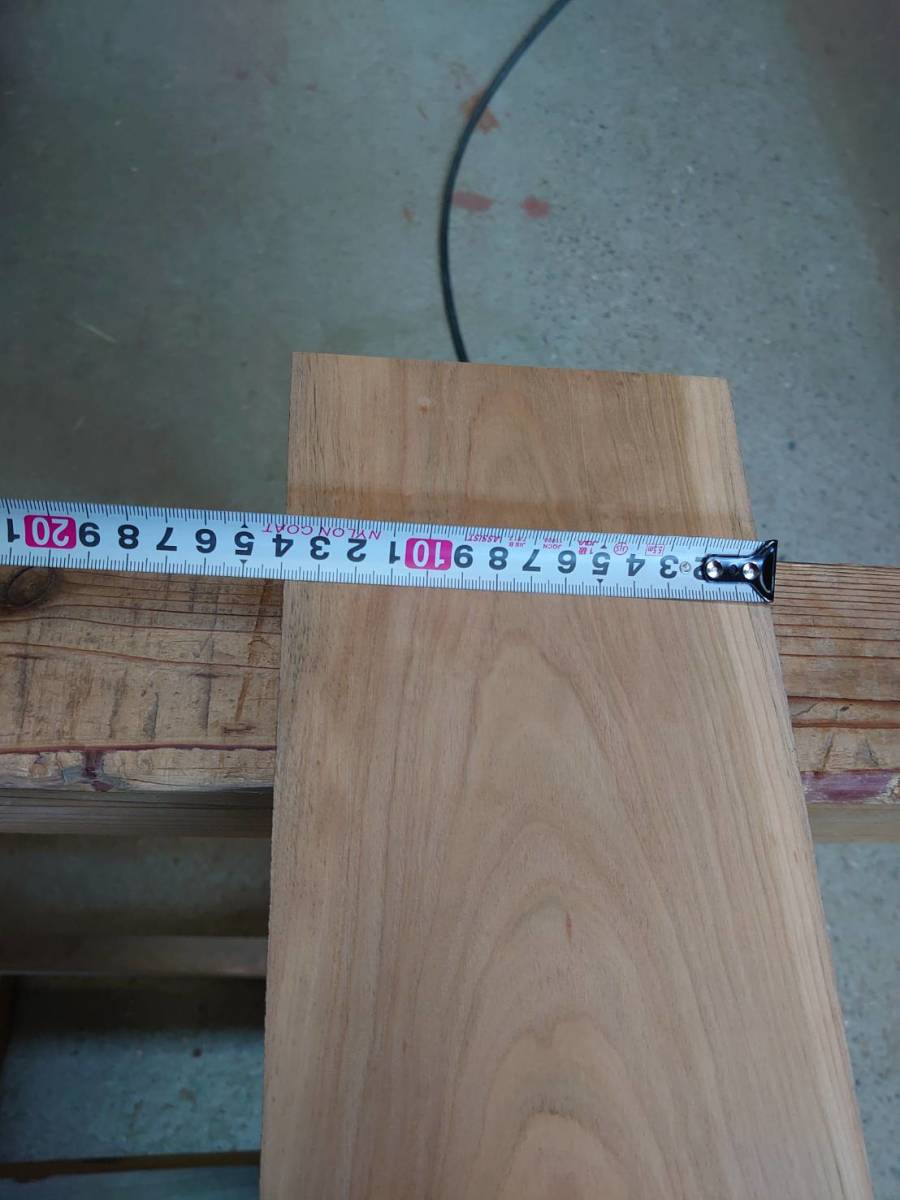 山桜　No.240217-M　無垢　乾燥材　板（長さ470㎜ｘ幅140㎜ｘ厚み20㎜）1枚　木材　DIY　棚板　小物作りに_画像2