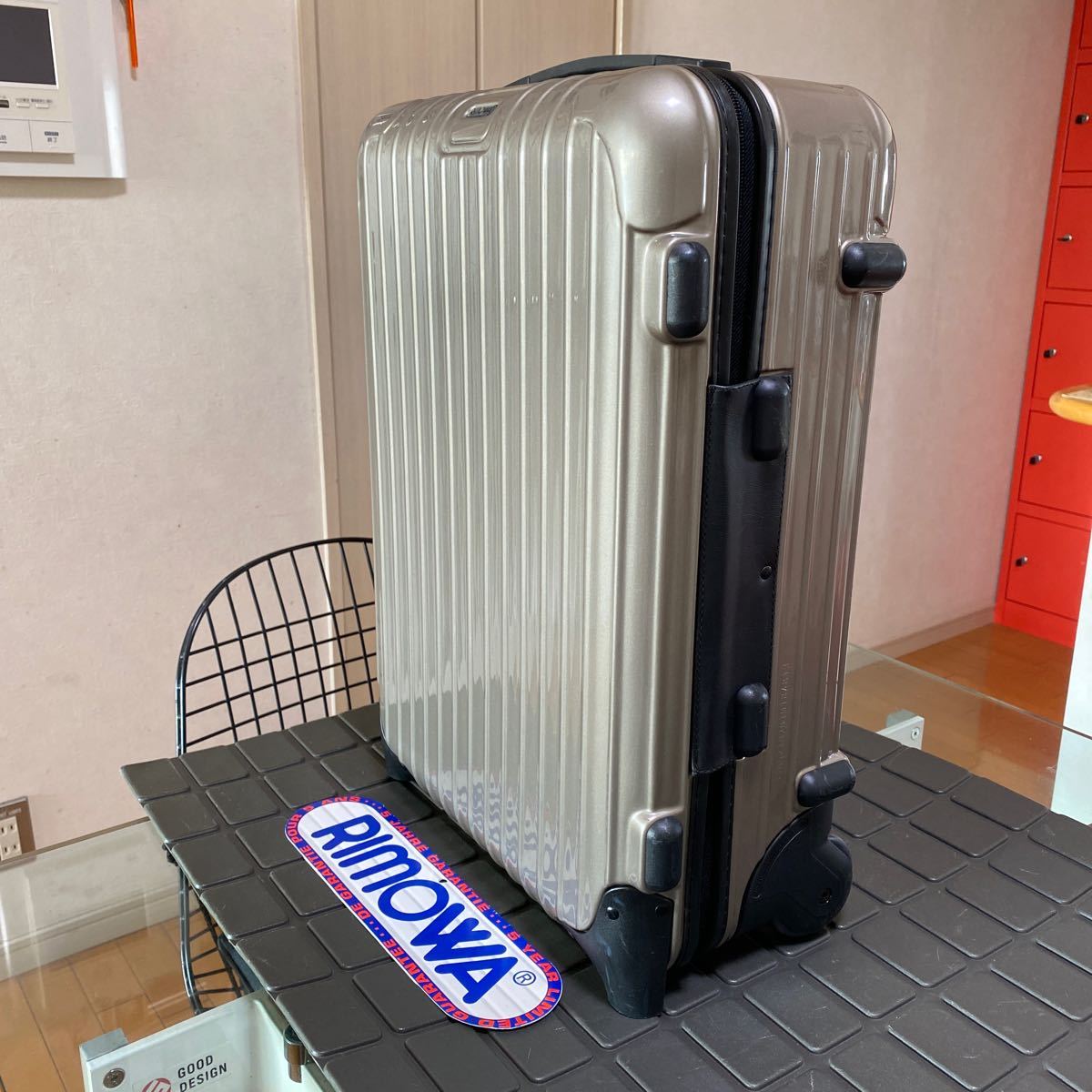 良品/美品【RIMOWA】SALSA リモワ　サルサ　キャリーケース スーツケース トローリー　ポリカーボネートTSAロック ゴールド系カラー　33L_画像3