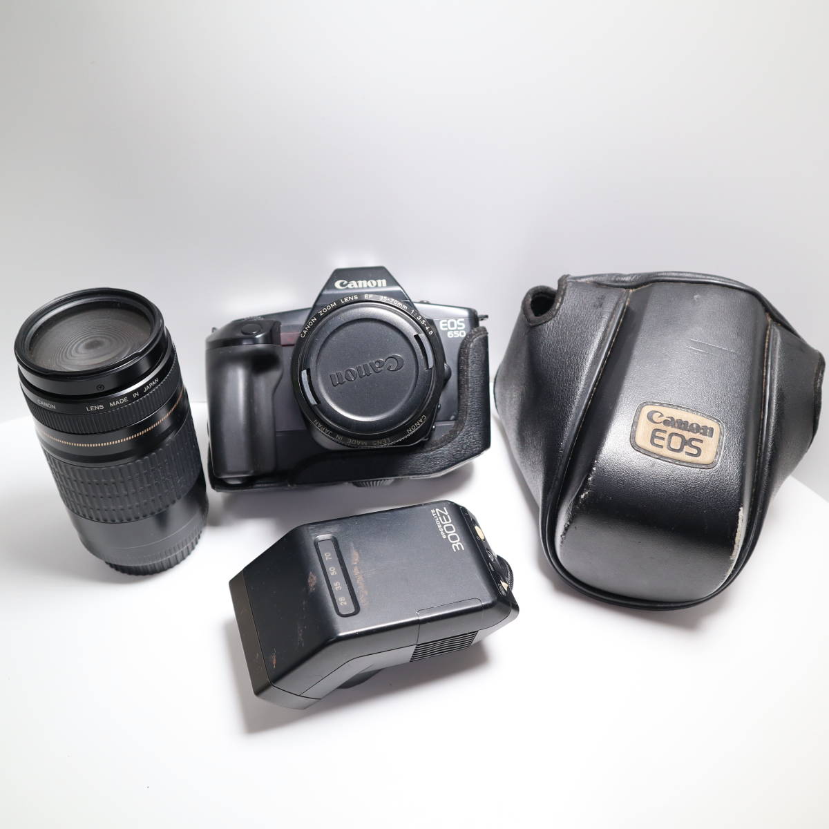 ジャンク キャノン Canon EOS 650・レンズ ZOOM LENS EF 75-300mm 1:4-5.6 / 35-70mm 1:3.5-4.5・スピードライト 300EZ_画像1