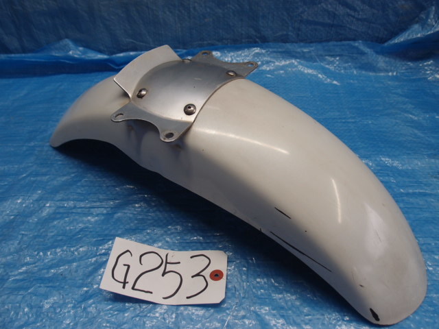 スズキ GF250 フロントフェンダー 長期保管の部品多数出品中☆彡