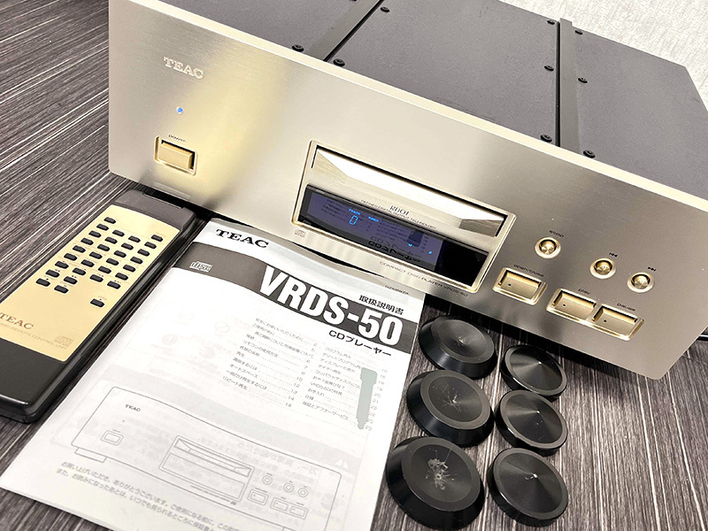 ■TEAC VRDS-50 CDプレーヤー 取扱説明書・リモコン・インシュレーター付属 ティアック■_画像1