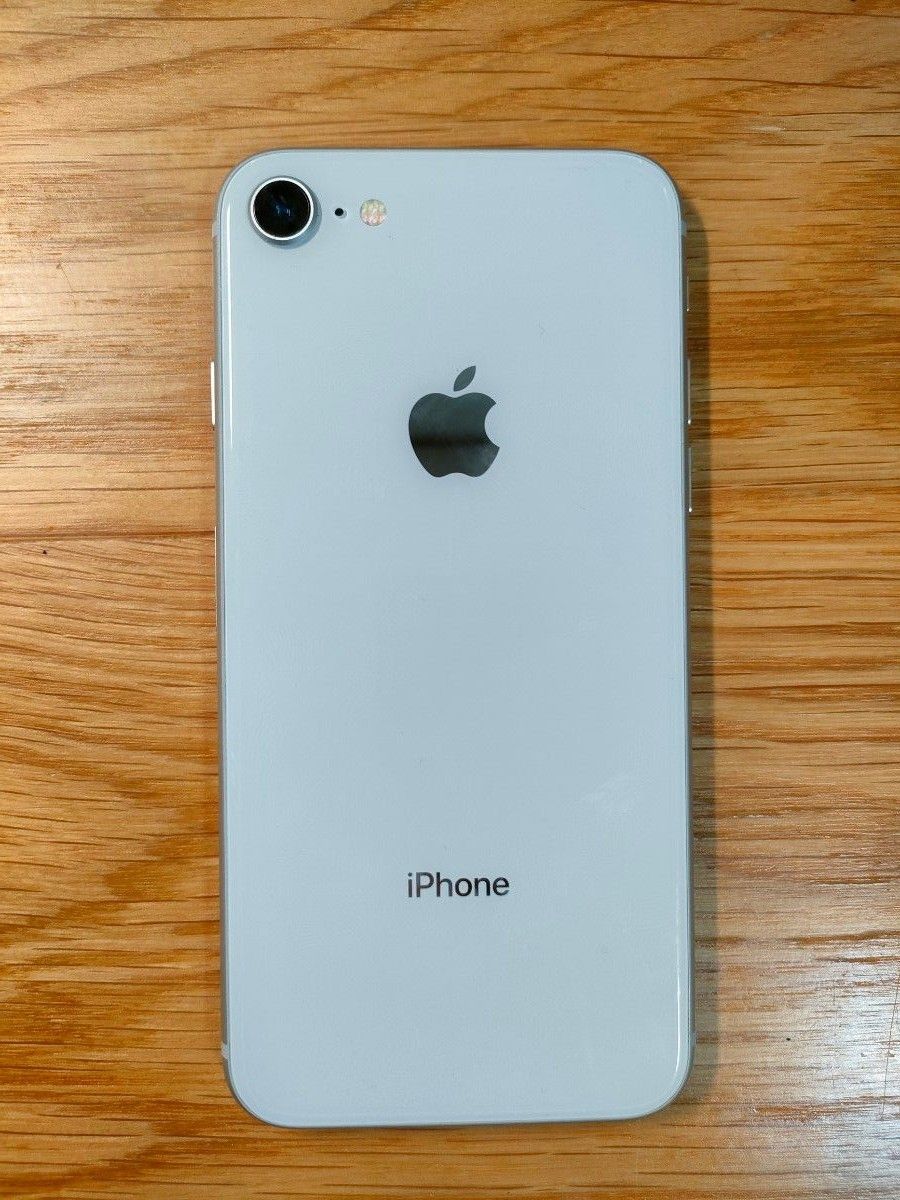 712 iPhone8 64GB Silver Docomo 