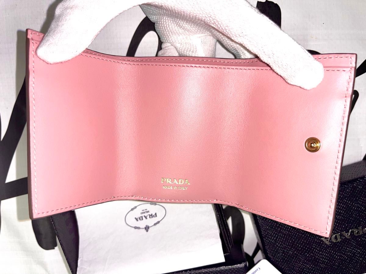 PRADA専用箱付き 新品 プラダ PRADA リボン ロゴ 三つ折り財布 PRADA専用箱付き 新品 プラダ PRADA リボン ロゴ 三つ折り財布