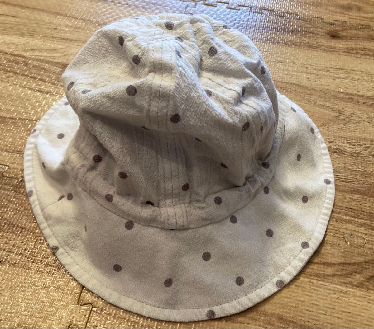 アプレレクール  帽子　52-54 ドット柄　アイボリー　ベージュ　ホワイト系　綿100%