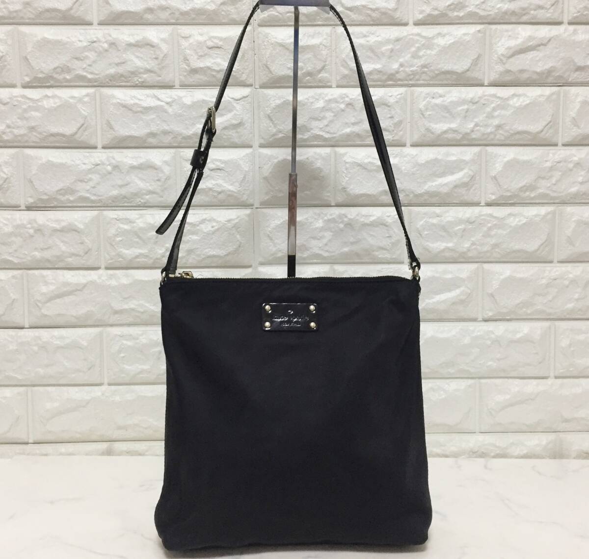 no20478 kate spade new york ケイトスペード ナイロン エナメル 斜め掛けショルダー バッグ ポシェット ☆_画像1