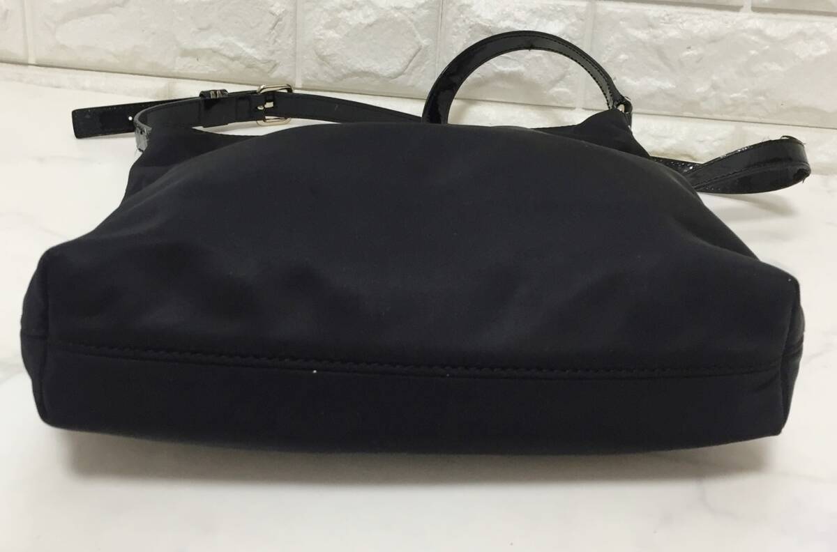 no20478 kate spade new york ケイトスペード ナイロン エナメル 斜め掛けショルダー バッグ ポシェット ☆_画像4