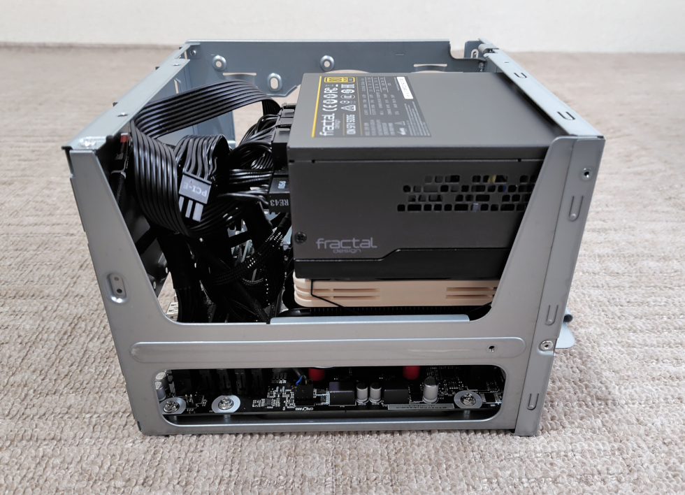 ASRock DESKMEET X300/B/BB/BOX/JP ベアボーンキット 完成品 ASRock DESKMEET X300/B/BB/BOX/JP ベアボーンキット 完成品