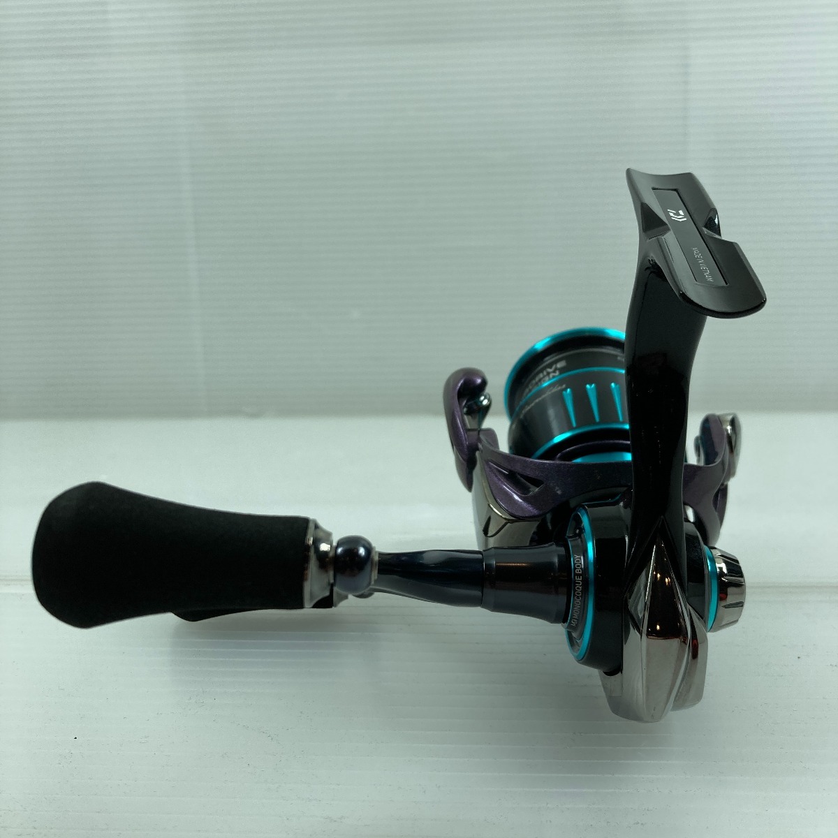 ττ DAIWA ダイワ リール スピニングリール 23 エメラルダス RX FC LT2500S-H-DH 3336492 目立った傷や汚れなしの画像5