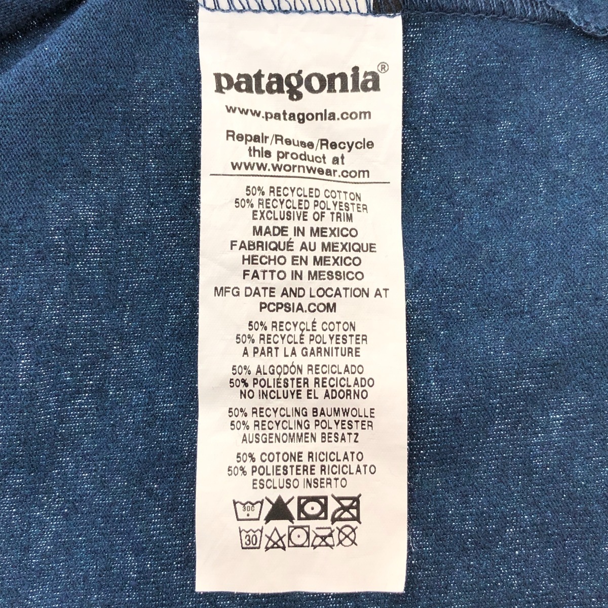 □□ Patagonia パタゴニア 長袖Tシャツ Mサイズ 38517FA20 ネイビー やや傷や汚れあり_画像4