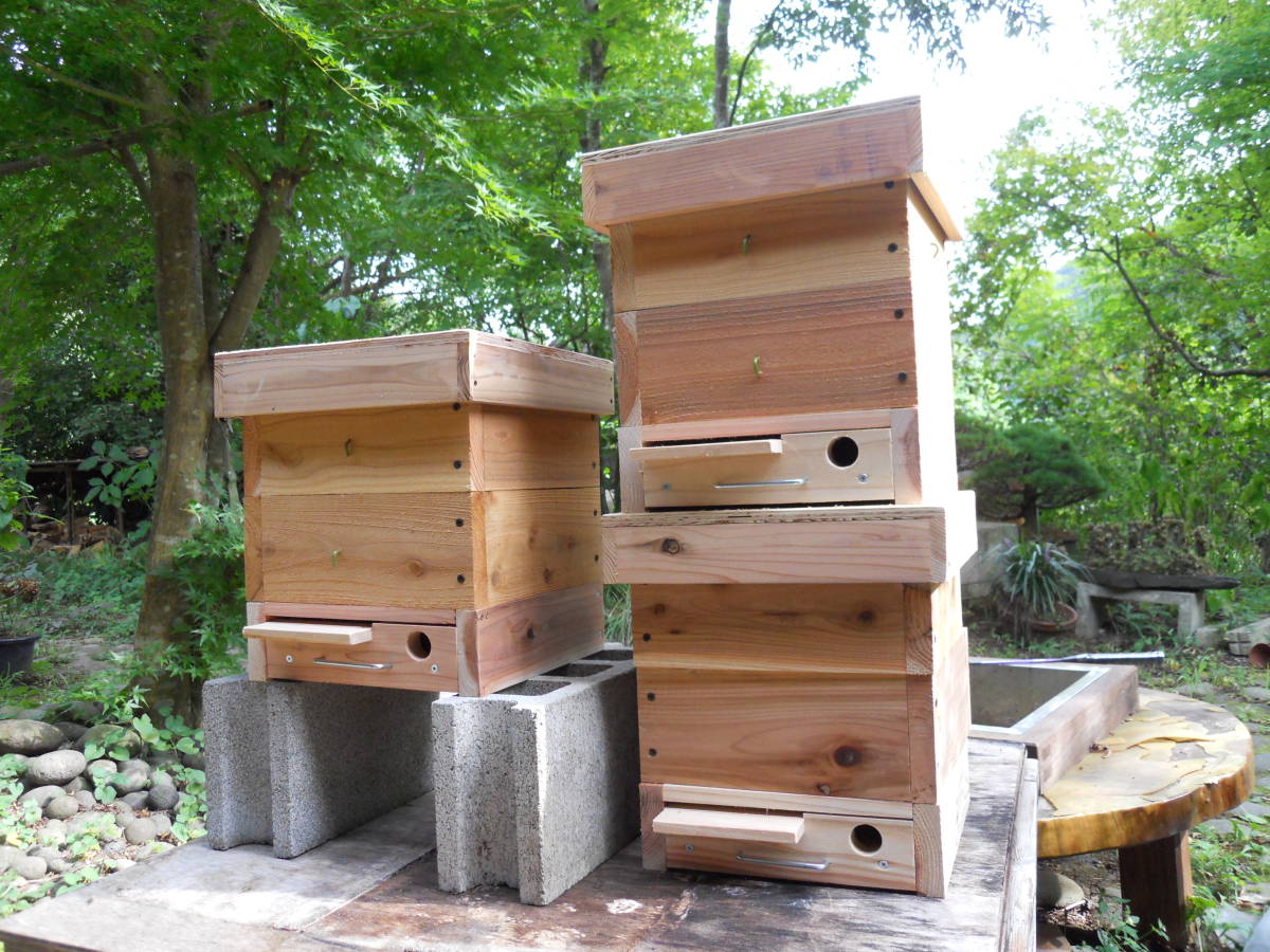 日本みつばち巣箱 底板2タイプ（夏冬交換）3段重箱 巣落ち、スムシ、暑