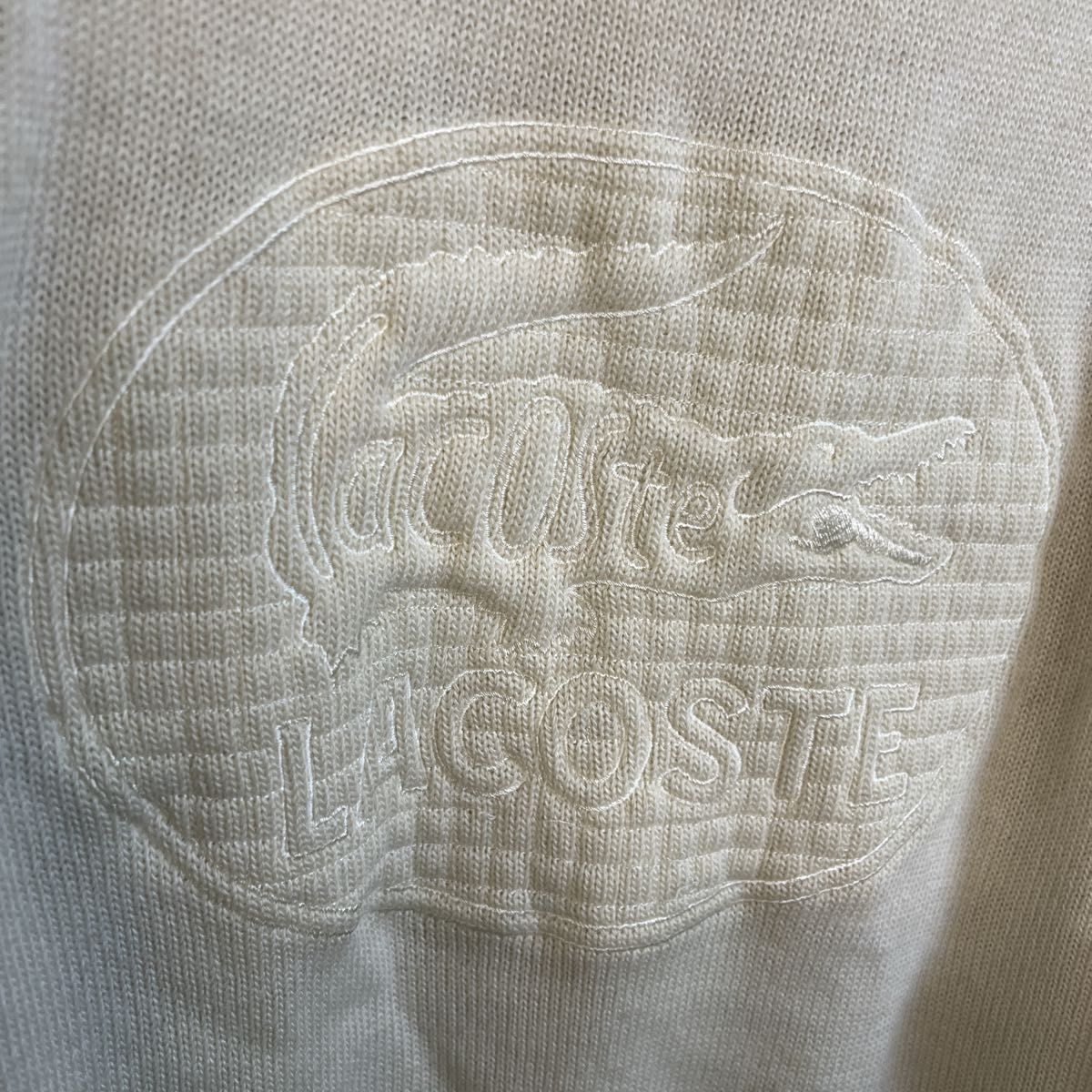 CHEMISE LACOSTE ラコステ　ニットセーター　ウール　デカロゴ　立体　ホワイト　デカロゴ刺繍