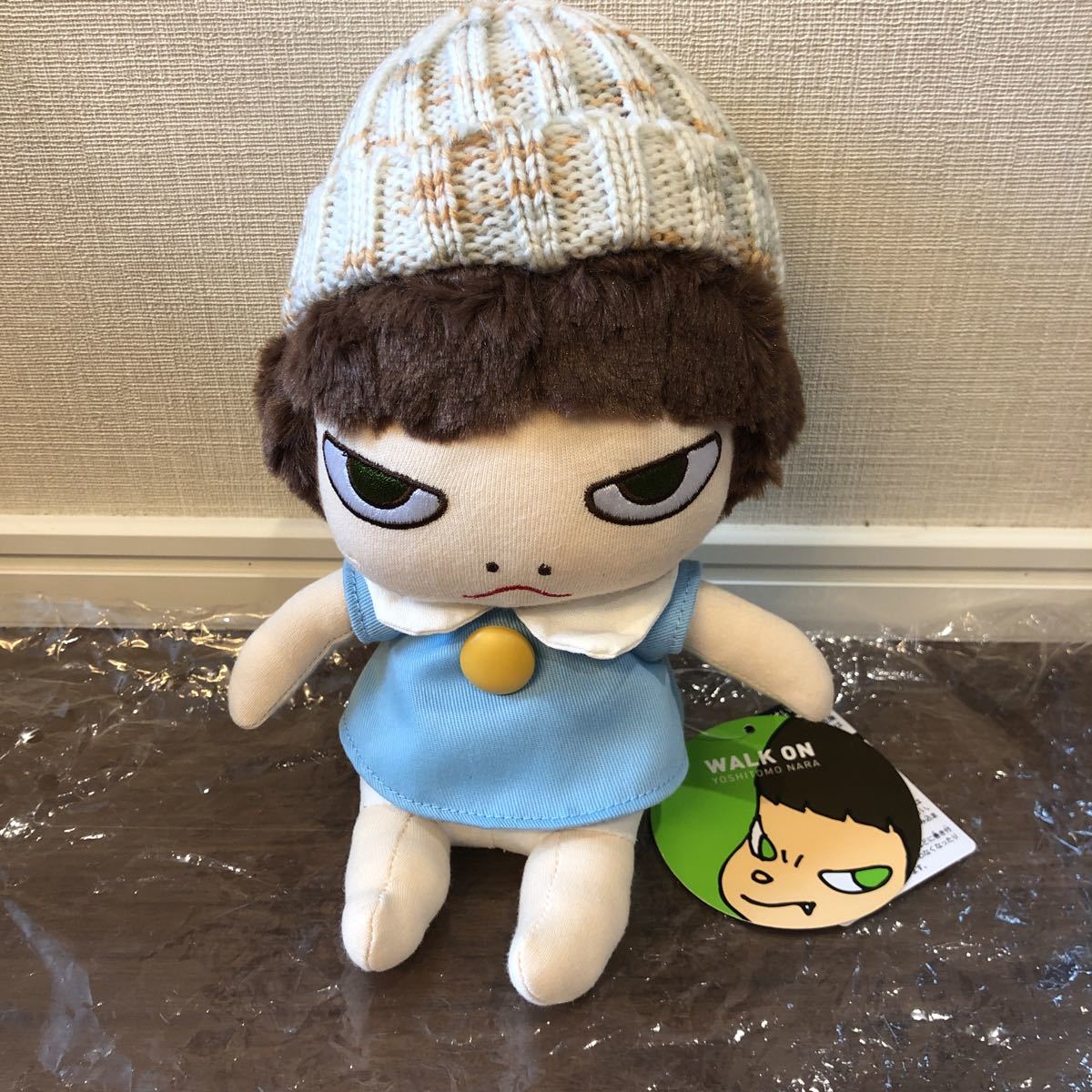レア】 奈良美智 おんなのこ ぬいぐるみ YOSHITOMO NARA Yahoo!オークション - 【奈良美智】ぬいぐるみ おんなのこ 新品