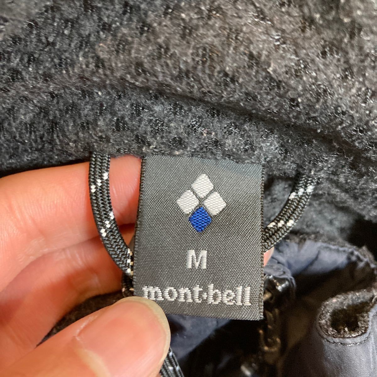 お1305 mont-bell モンベル 1106563 ナイロンジャケット ソフトシェルジャケットM アウトドア ブラック 裏起毛 _画像3