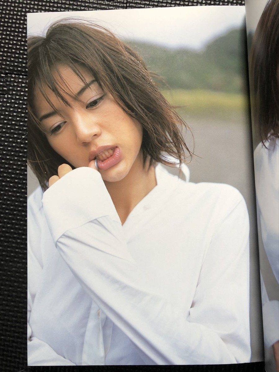 井川遥 写真集 『Good Vibration』 ぶんか社 撮影/沢渡朔 2001年4月 ★W１a2402_画像5