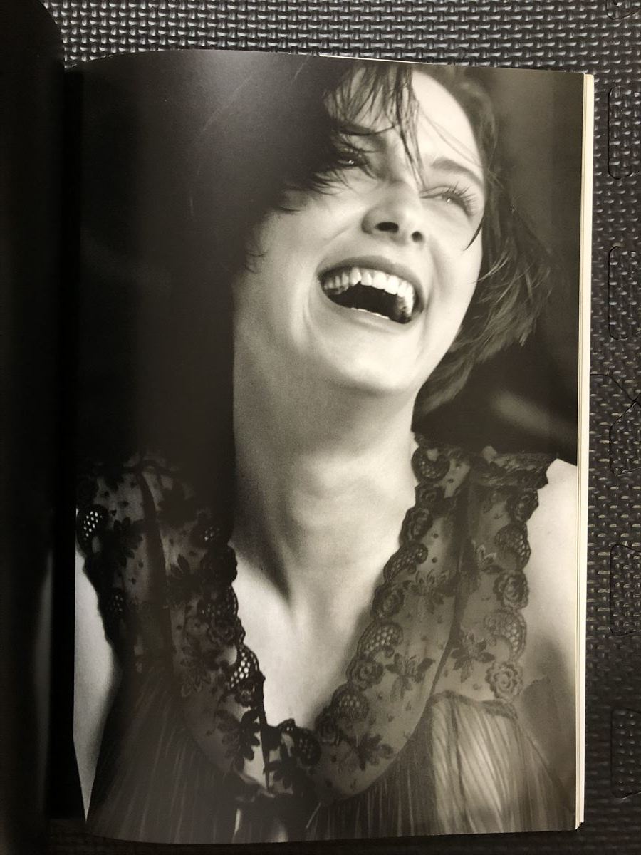 小沢愛子 写真集 『女の下着心』 1991年9月15日 初版発行 外国人 モノクロ 下着 ランジェリー 美女★W４０a2402_画像6