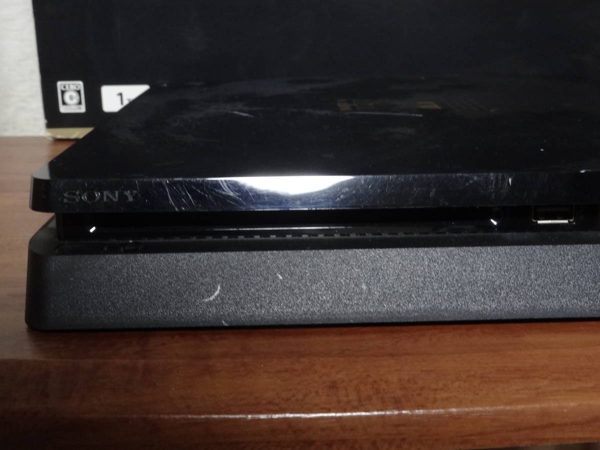 中古品 PlayStation4 FINAL FANTASY XV LUNA EDITION 1TB CUHJ-10013_画像3