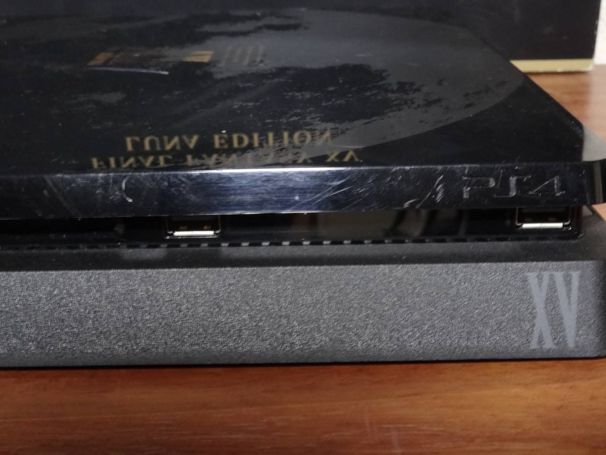 中古品 PlayStation4 FINAL FANTASY XV LUNA EDITION 1TB CUHJ-10013_画像4