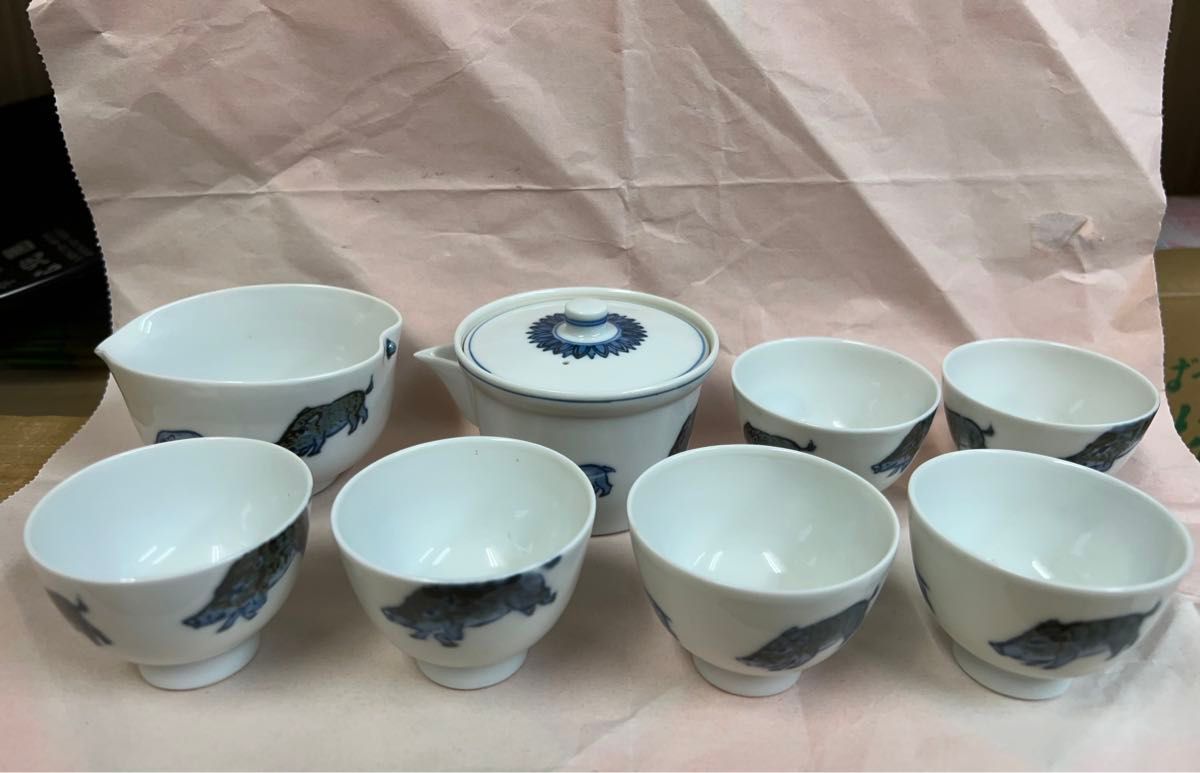 中国古美術品 明清時代 干支文 青磁大皿 30cm 龍泉窯 中国古美術品 明清時代 干支文 青磁大皿 30cm 龍泉窯 陶芸