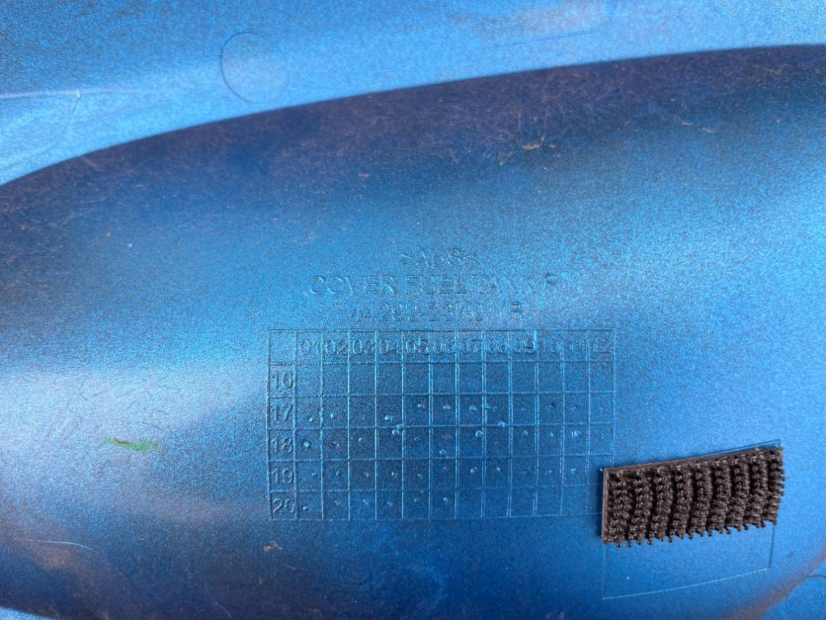(h457)GSX125R 燃料タンク サイドカバー 左右セット サイドカウル 青色_画像6
