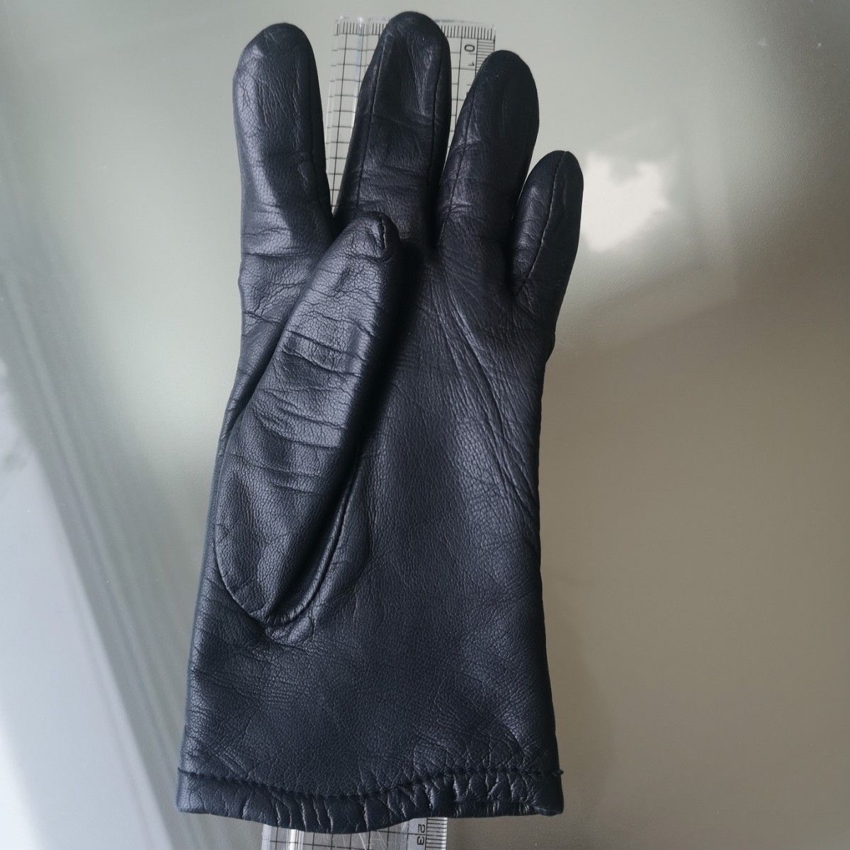 革手袋　女性　レザーグローブ　Sサイズ 天然皮革 黒　レディース