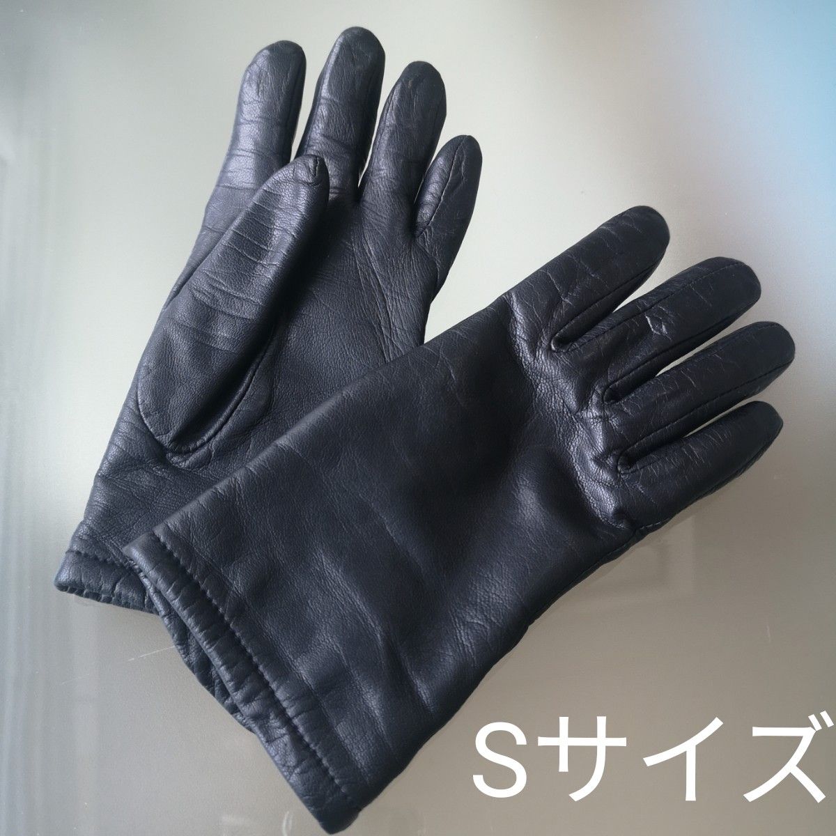 革手袋　女性　レザーグローブ　Sサイズ 天然皮革 黒　レディース