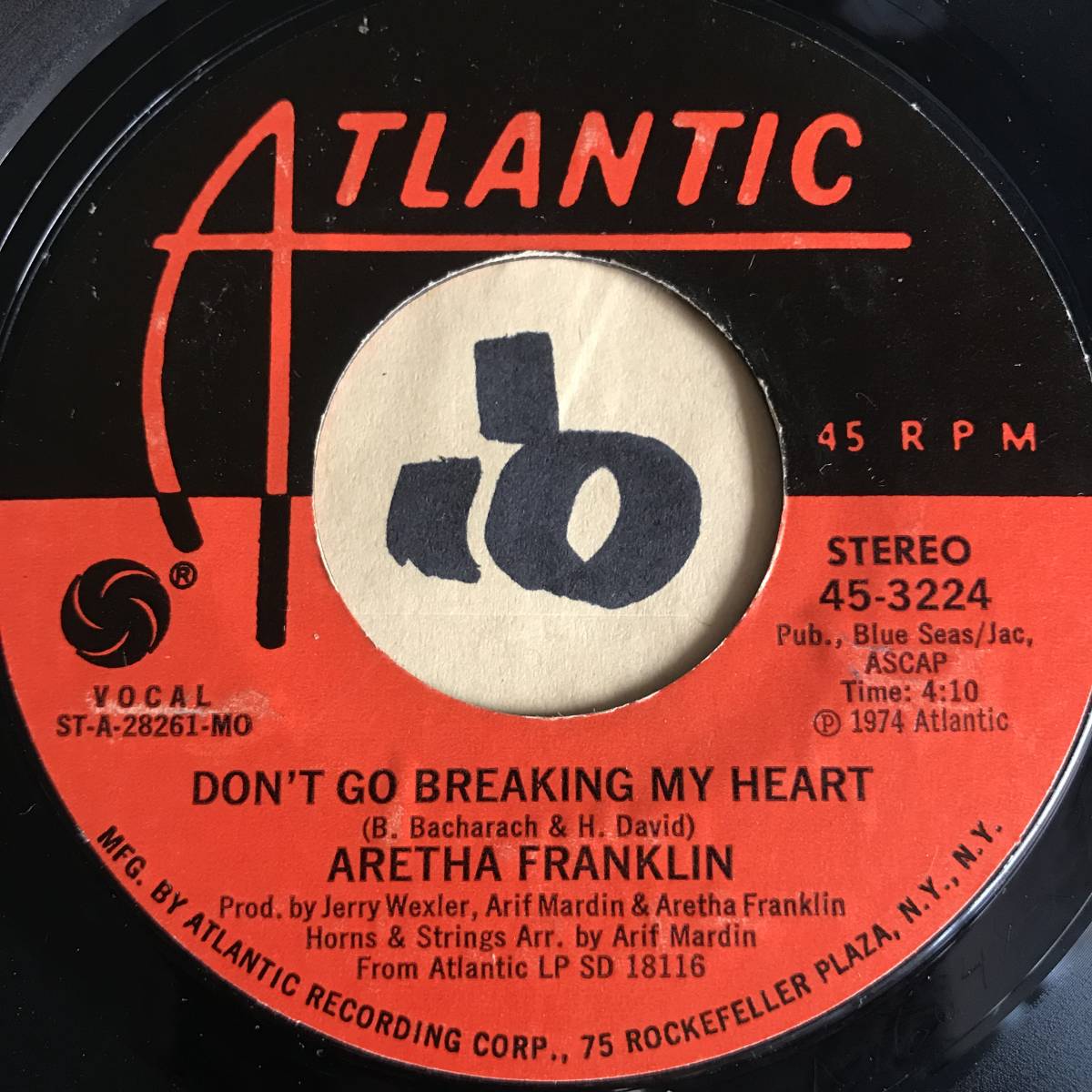 試聴 バカラック＆デヴィッドのアップ・テンポ・ソウル ARETHA FRANKLIN DON’T GO BREAKING MY HEART 両面NM 1974 _画像1