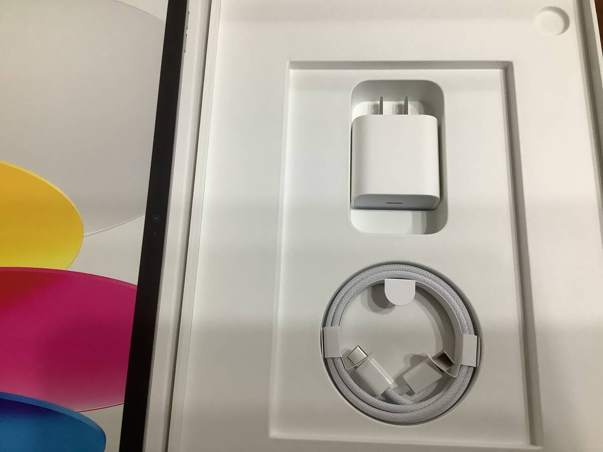 新品未使用】Apple iPad10付属の純正充電器(20W)と充電 新品未使用】Apple iPad10付属の純正充電器(20W)と充電