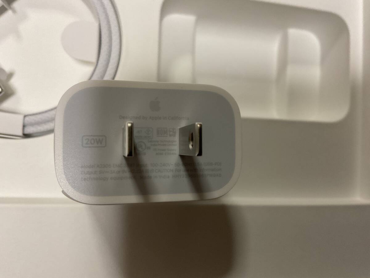 新品未使用】Apple iPad10付属の純正充電器(20W)と充電 新品未使用】Apple iPad10付属の純正充電器(20W)と充電