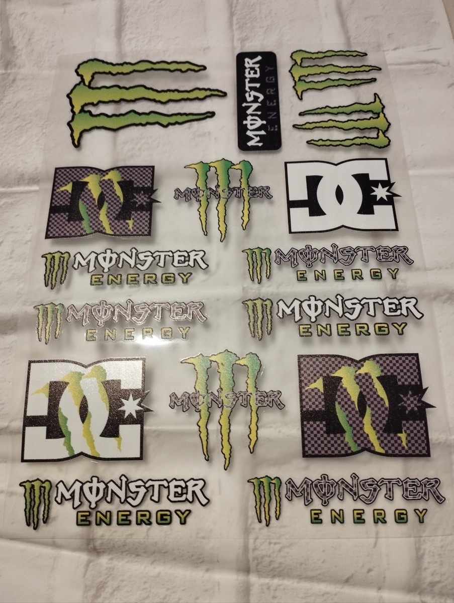 レーシングステッカー　16枚セット（1シート分）車ステッカー　バイクステッカー　防水　モンスターエナジー　MONSTER ENERGY 反射　_画像1