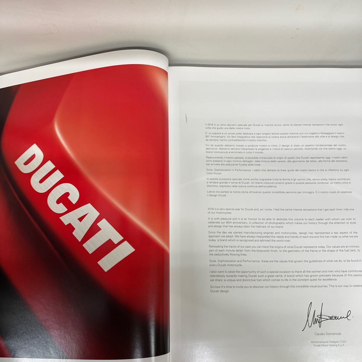 s0208-42.洋書 STILE DUCATI A VISUAL HISTORY OF DUCATI DESIGN 1冊 ドゥカティ バイク 趣味 ディスプレイ display インテリア interior_画像4