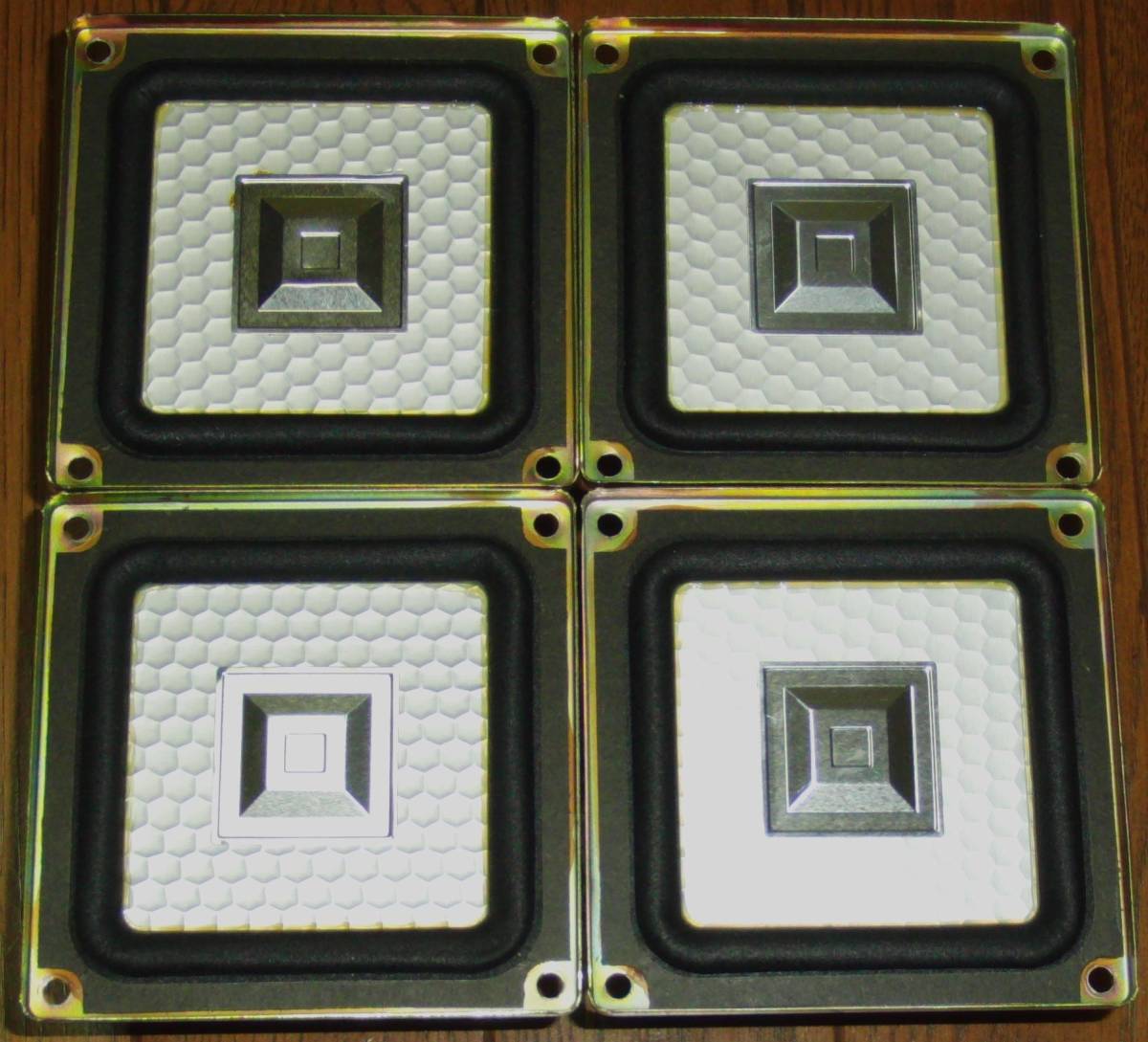 ソニーの角形平板ウーハー 4本セット中古ジャンク (取引日程制約有り）の画像1