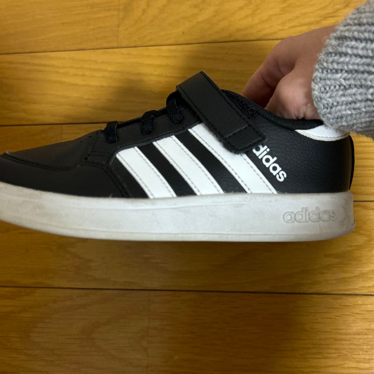 adidas アディダス スニーカー 19㎝ キッズスニーカー