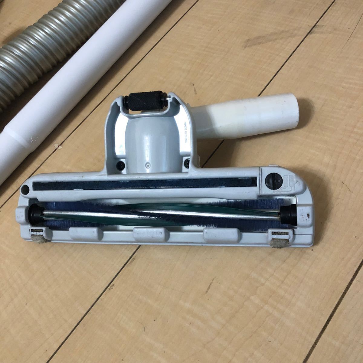 TOSHIBA 紙パック式掃除機 VC-PA6E(L) 吸込仕事率：520 W 東芝クリーナー_画像3