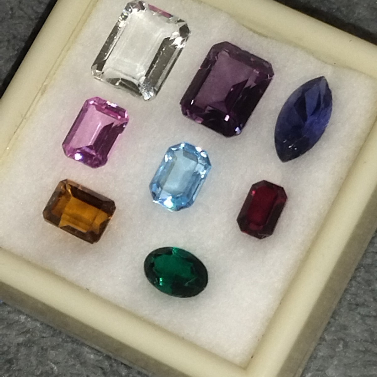 ルース 色々 アイオライト ガーネット など