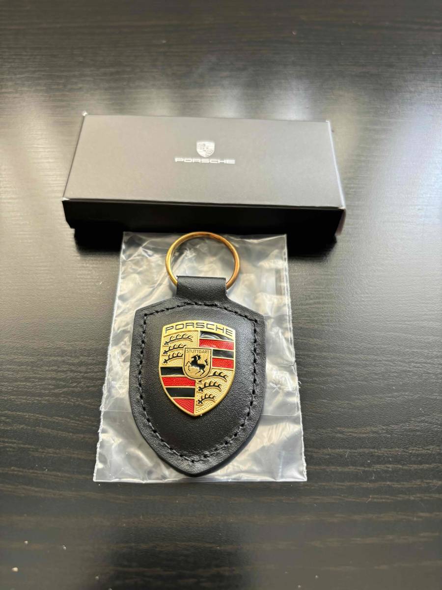 ★新品未使用　純正　ディーラー提供品★ポルシェ　PORSCHE オリジナル　クレスト　キーホルダー　キーリング　ブラック　ノベルティ_画像1