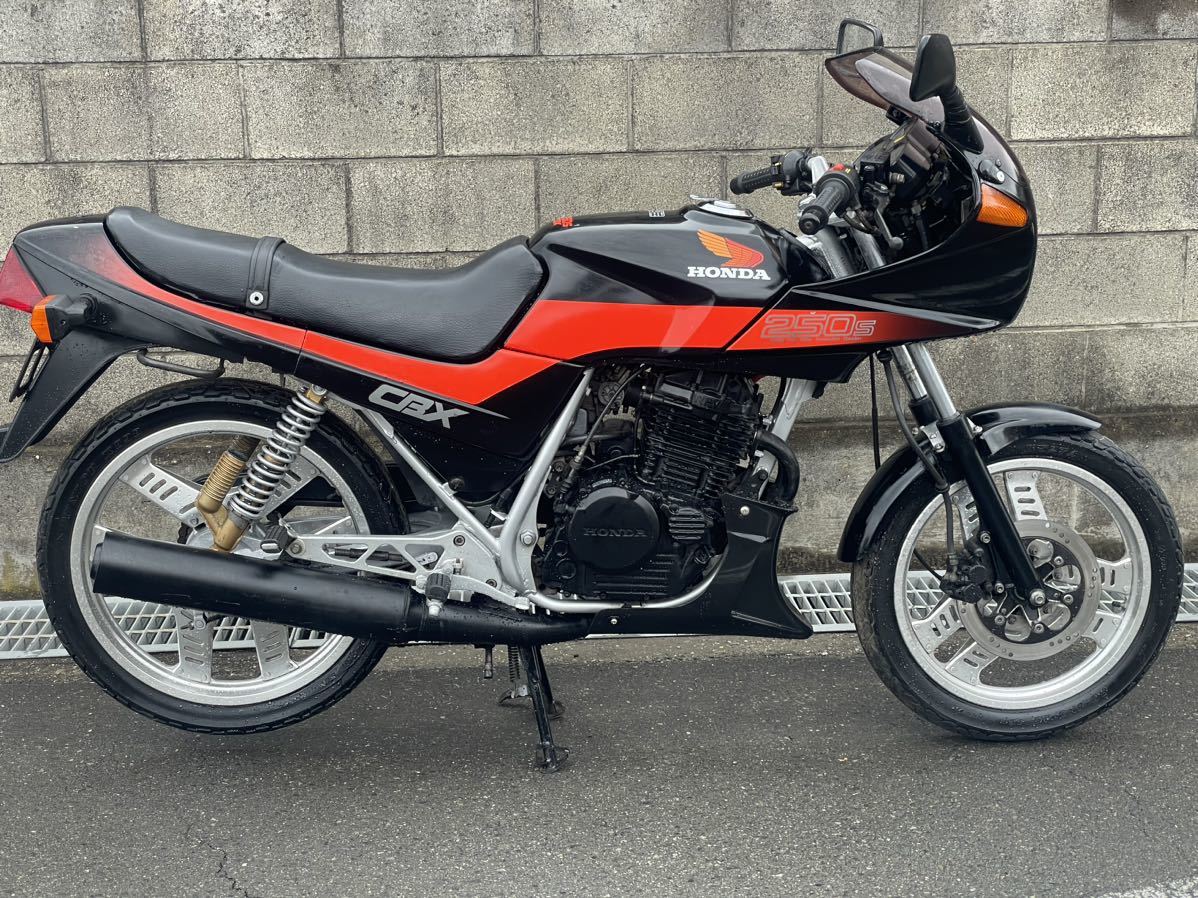 MC12　CBX　２５０　S　旧車　希少　ノーマル　エンジン始動　書類あり　即決特典_画像6