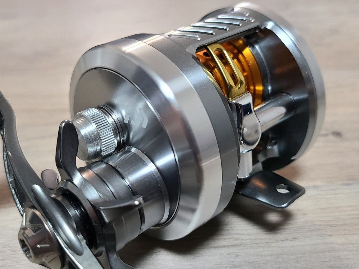 新品同様美品】19ミリオネア CT SV 70SH 右 KTFフィネススプール 新品同様美品】19ミリオネア CT SV 70SH 右 KTFフィネススプール