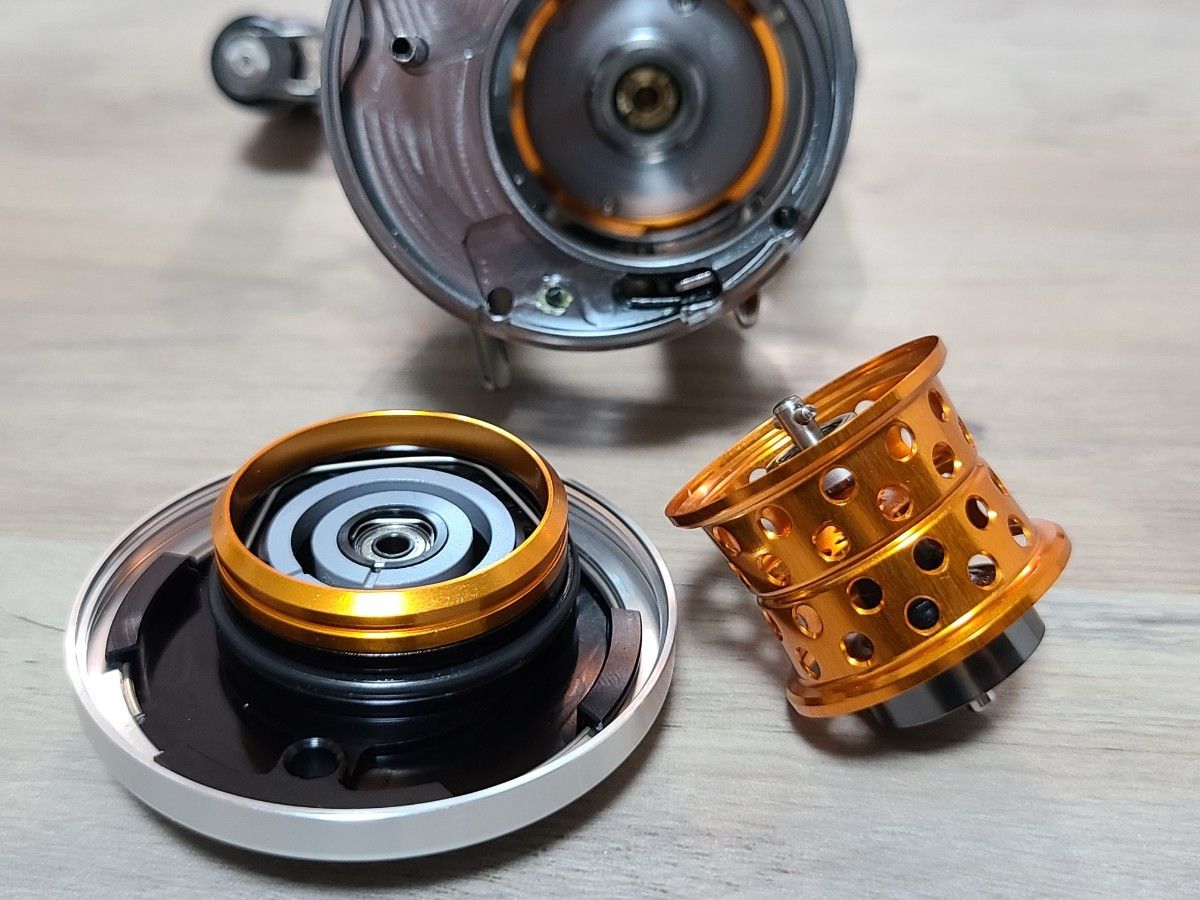 新品同様美品】19ミリオネア CT SV 70SH 右 KTFフィネススプール 新品同様美品】19ミリオネア CT SV 70SH 右 KTFフィネススプール