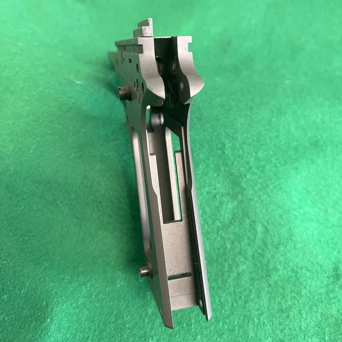 PT240212)ホビーフィックス★M1911A1メガウェイトモデルガン用フレーム シャーシ付 中古純正パーツ 必読 HFガバメント_画像6